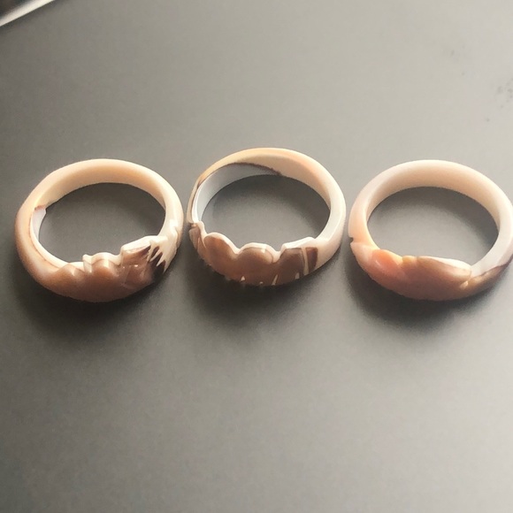 Jewelry - Set of three shell rings